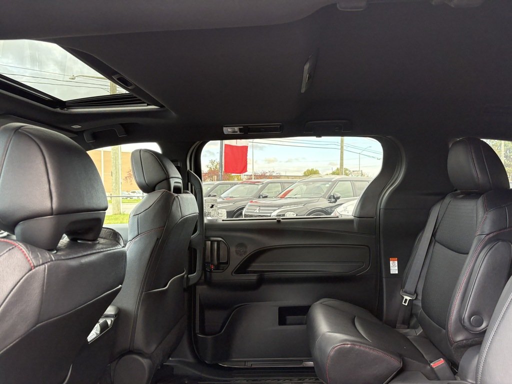 2025 Toyota Sienna XSE   HYBRID   7 PASS   ONLY 24 KM   POWER DOOR in Oakville, Ontario - 22 - w1024h768px