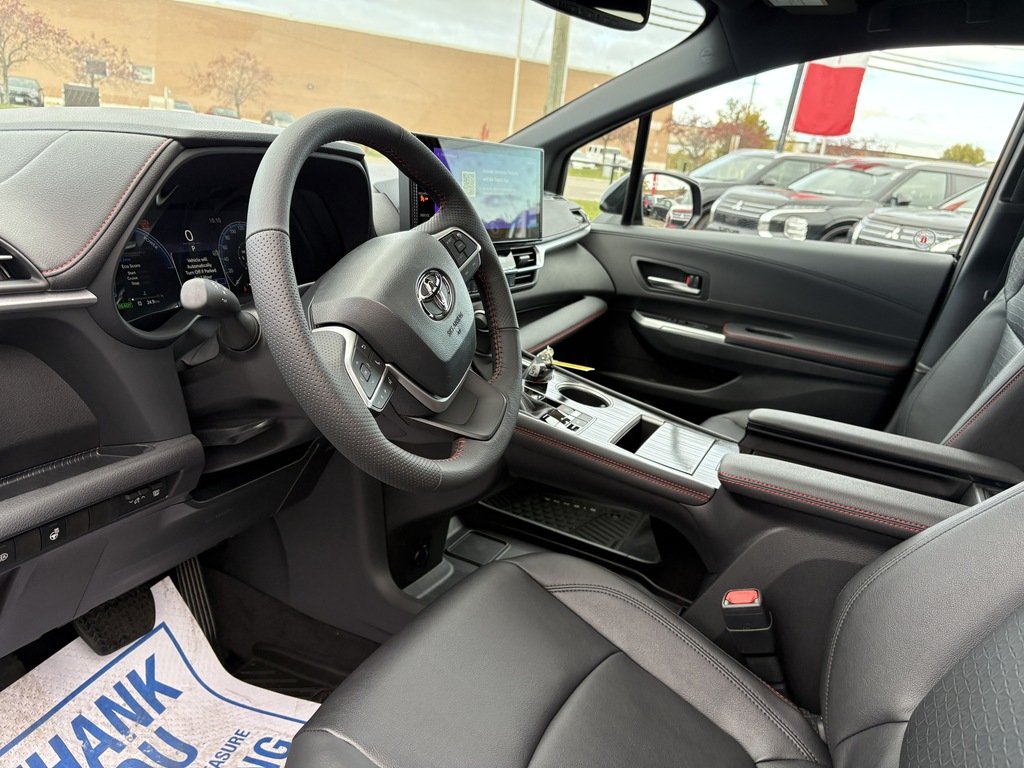 2025 Toyota Sienna XSE   HYBRID   7 PASS   ONLY 24 KM   POWER DOOR in Oakville, Ontario - 12 - w1024h768px