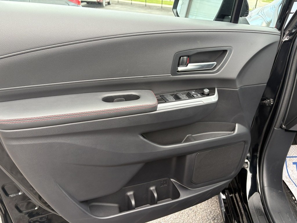 2025 Toyota Sienna XSE   HYBRID   7 PASS   ONLY 24 KM   POWER DOOR in Oakville, Ontario - 10 - w1024h768px