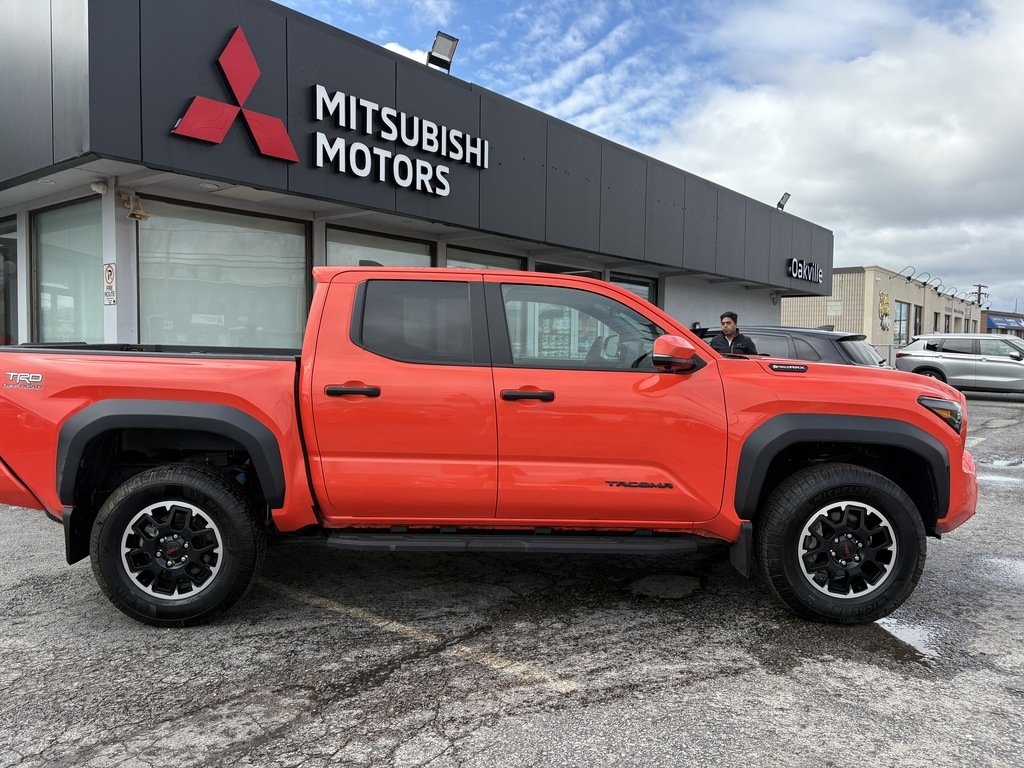 2024 Toyota Tacoma TRD OFF ROAD   HYBRID   4x4   DOUBLE CAB   JBL in Oakville, Ontario - 9 - w1024h768px