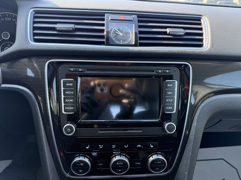 2014 Volkswagen Passat TDI   NAV   FENDER AUDIO   BLIND SPOT   B/U CAM in Oakville, Ontario - 17 - w1024h768px