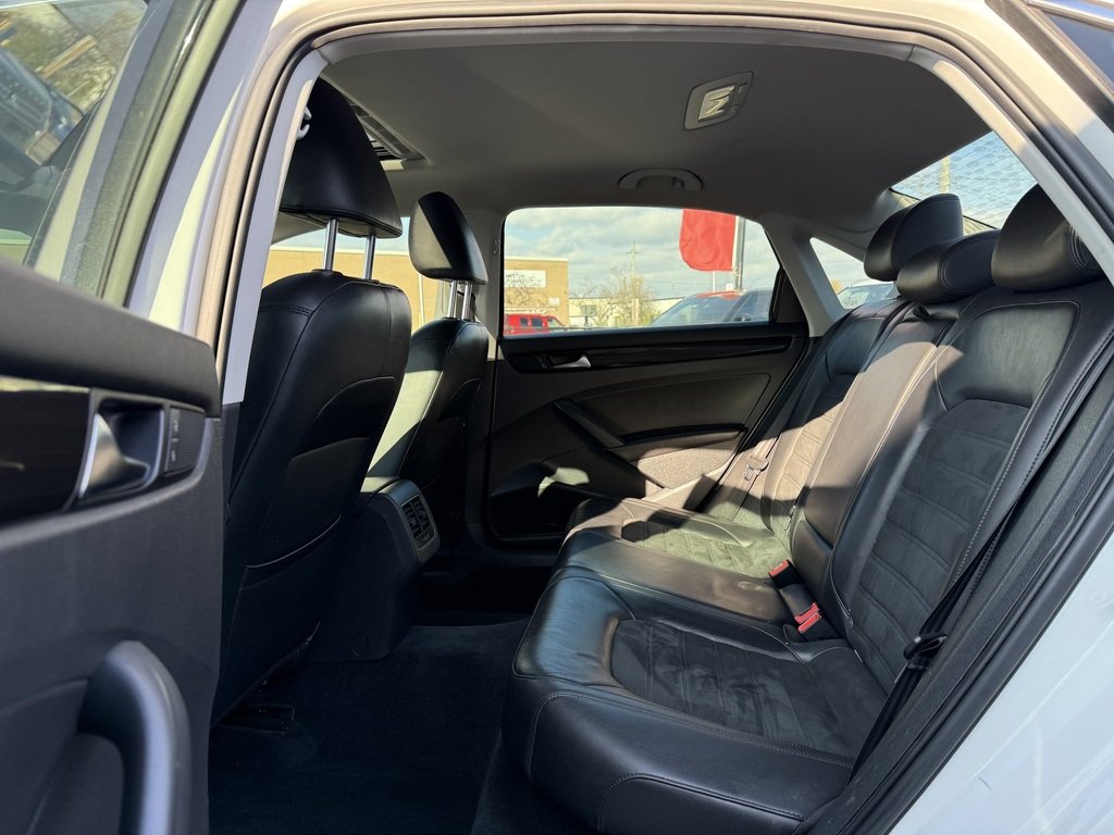 2014 Volkswagen Passat Highline 2.0 TDI 6sp in Oakville, Ontario - 20 - w1024h768px