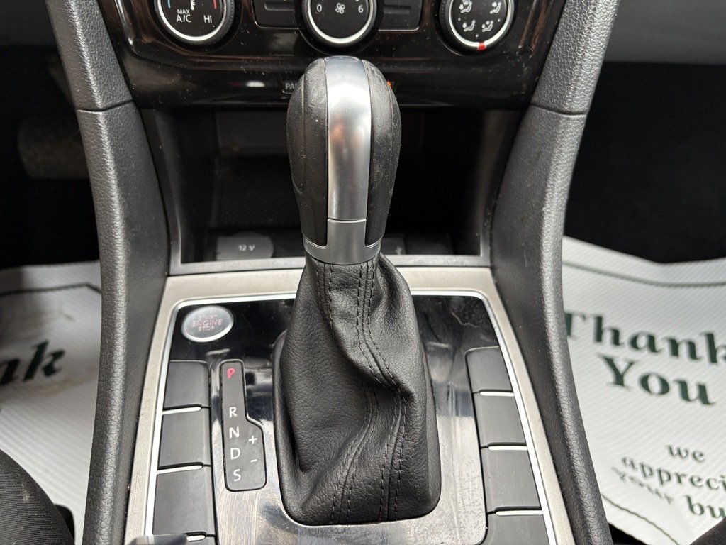 2020 Volkswagen Passat Comfortline 2.0T 6sp at w/Tip in Oakville, Ontario - 18 - w1024h768px