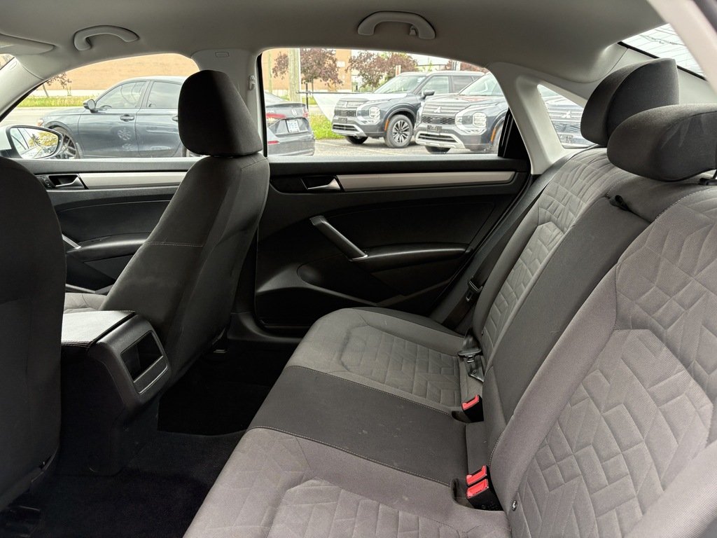 2020 Volkswagen Passat Comfortline 2.0T 6sp at w/Tip in Oakville, Ontario - 20 - w1024h768px