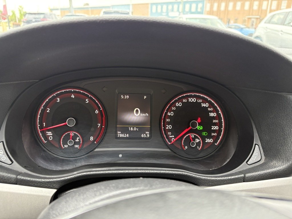 2020 Volkswagen Passat Comfortline 2.0T 6sp at w/Tip in Oakville, Ontario - 12 - w1024h768px