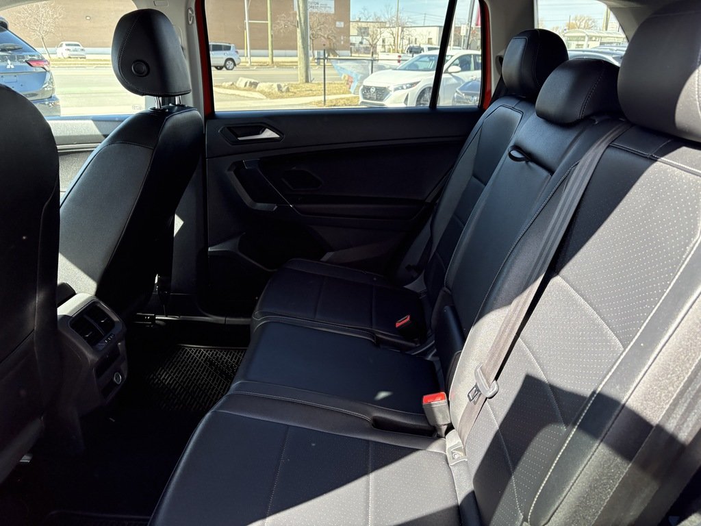 2020 Volkswagen Tiguan COMFORTLINE   4 MOTION   LTHR   CARPLAY   BU CAM in Oakville, Ontario - 23 - w1024h768px