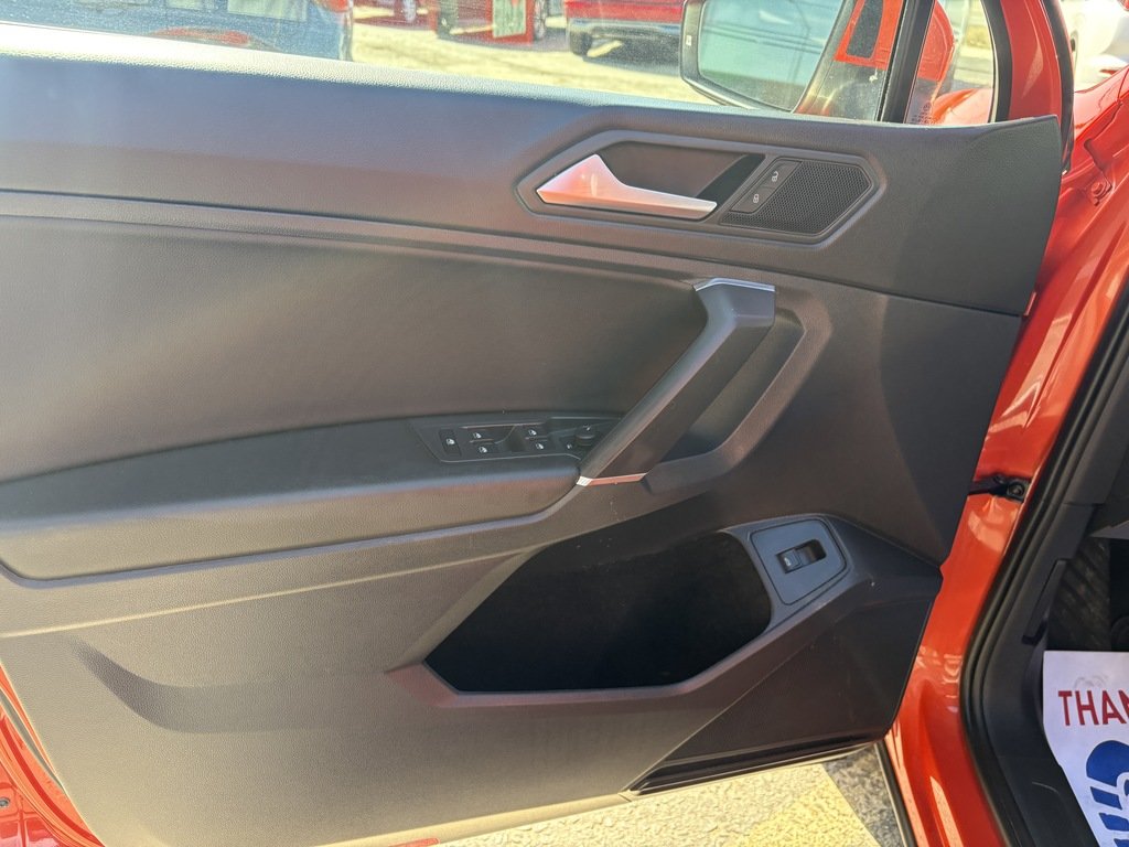 2020 Volkswagen Tiguan COMFORTLINE   4 MOTION   LTHR   CARPLAY   BU CAM in Oakville, Ontario - 10 - w1024h768px