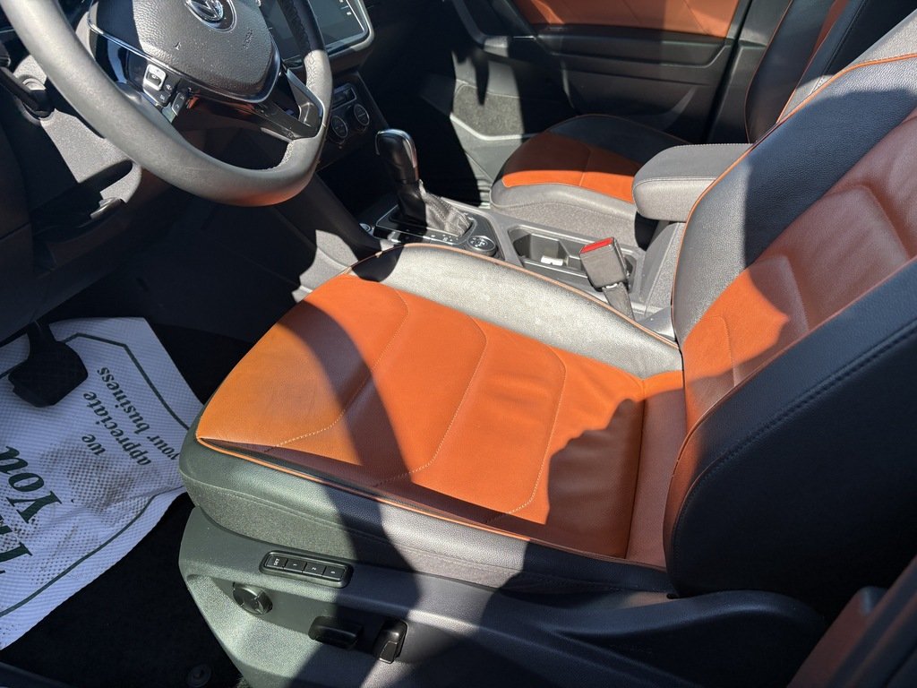 2020 Volkswagen Tiguan Highline 2.0T 8sp at w/Tip 4M in Oakville, Ontario - 12 - w1024h768px