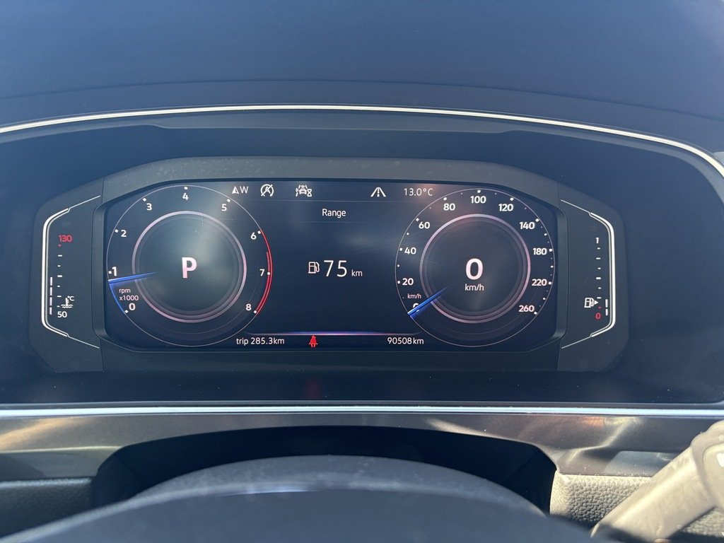 2020 Volkswagen Tiguan Highline 2.0T 8sp at w/Tip 4M in Oakville, Ontario - 14 - w1024h768px