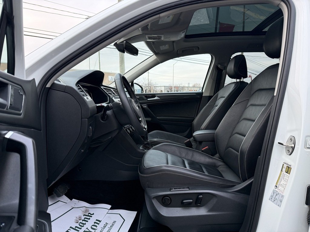 2021 Volkswagen Tiguan Highline 2.0T 8sp at w/Tip 4M in Oakville, Ontario - 11 - w1024h768px