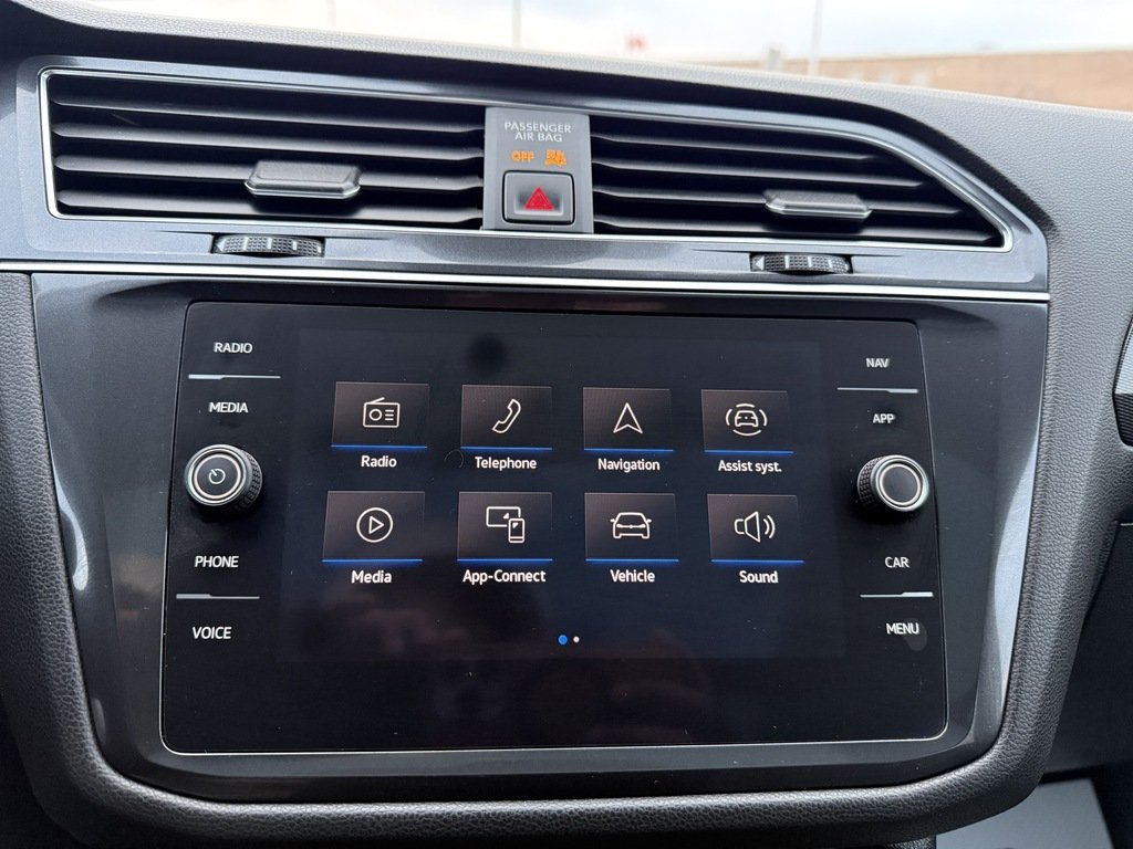 2021 Volkswagen Tiguan Highline 2.0T 8sp at w/Tip 4M in Oakville, Ontario - 15 - w1024h768px
