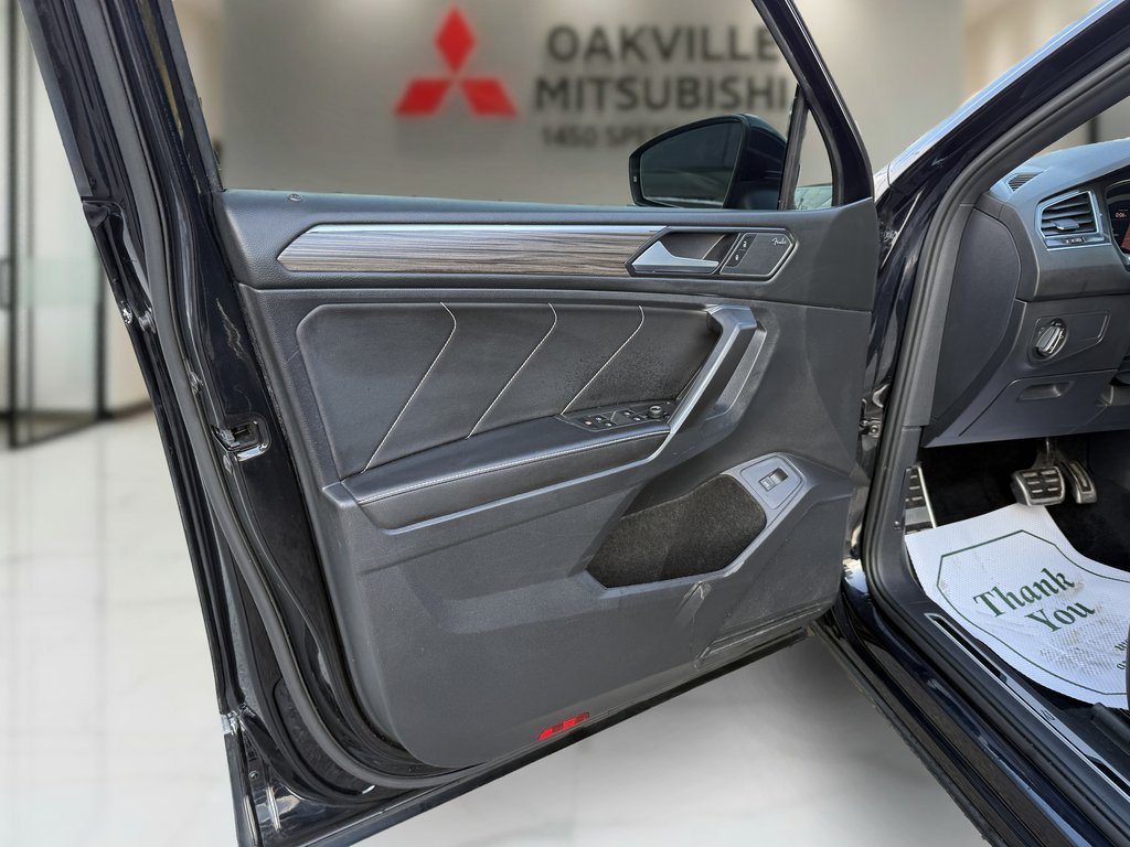 2022 Volkswagen Tiguan Highline 2.0T 8sp at w/Tip 4M in Oakville, Ontario - 10 - w1024h768px