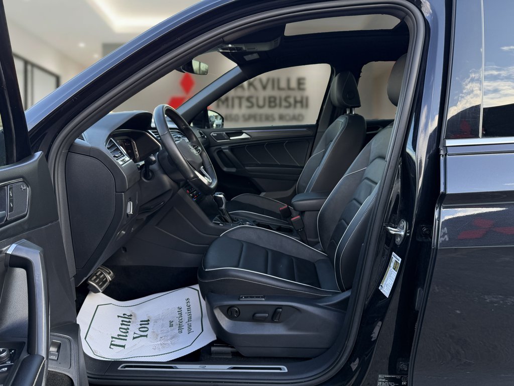 2022 Volkswagen Tiguan Highline 2.0T 8sp at w/Tip 4M in Oakville, Ontario - 11 - w1024h768px