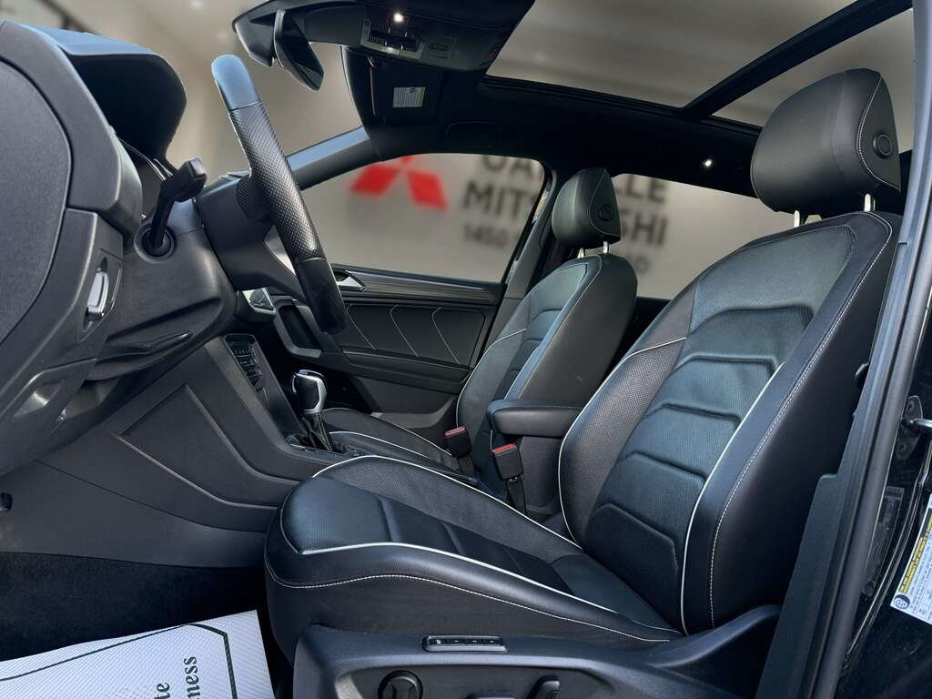 2022 Volkswagen Tiguan Highline 2.0T 8sp at w/Tip 4M in Oakville, Ontario - 12 - w1024h768px