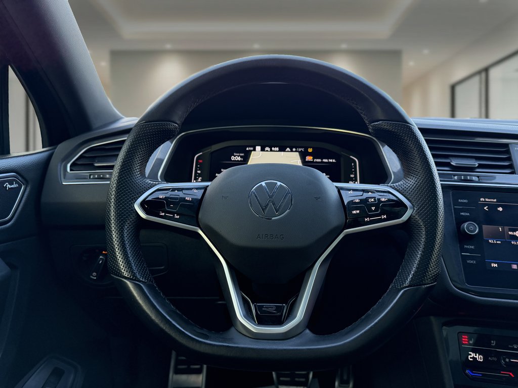 2022 Volkswagen Tiguan Highline 2.0T 8sp at w/Tip 4M in Oakville, Ontario - 15 - w1024h768px