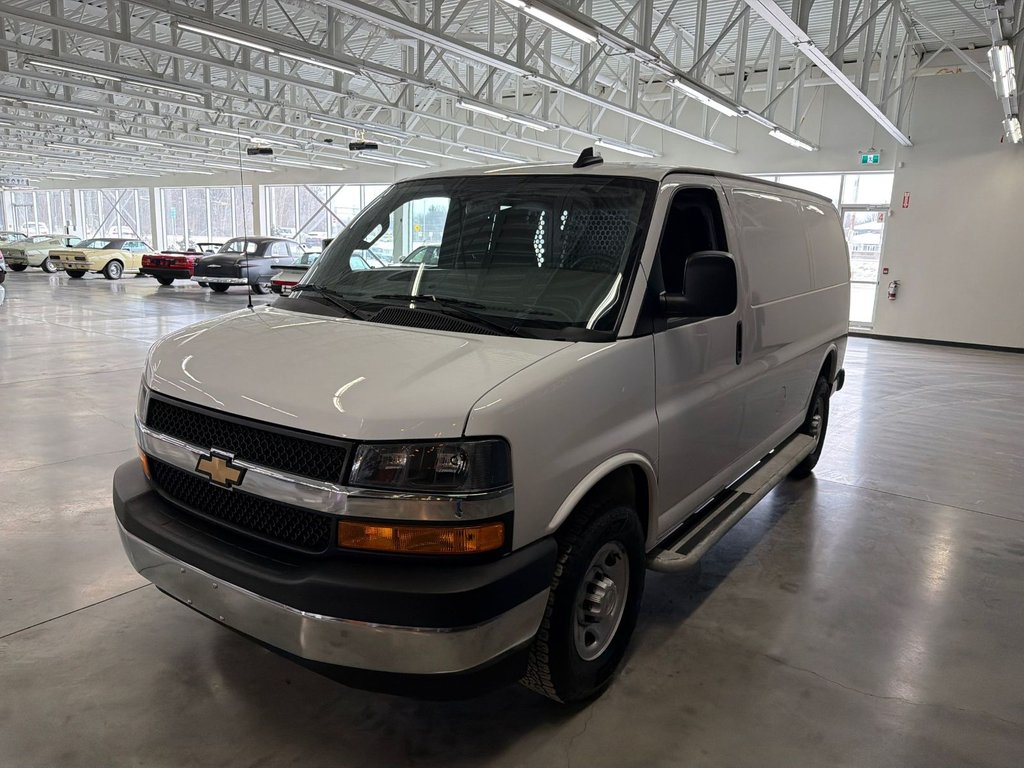 2024 Chevrolet Express Cargo Van in Saint-Jean-Sur-Richelieu, Quebec - 5 - w1024h768px