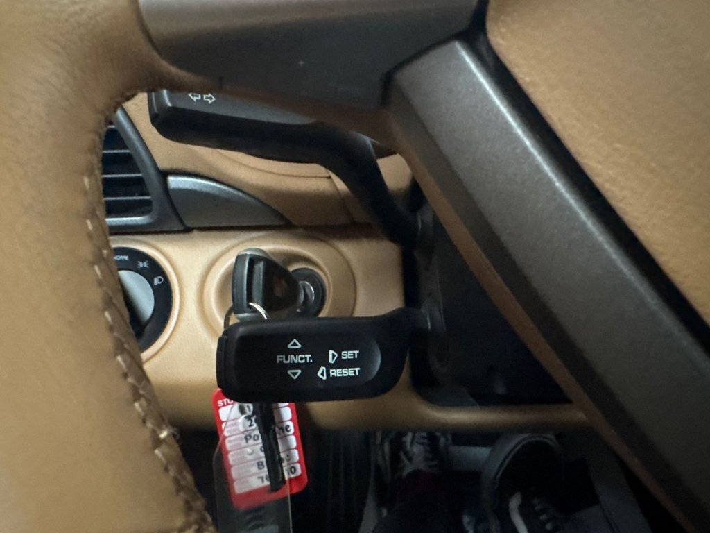 2007 Porsche 911 CARRERA4 in Saint-Jean-Sur-Richelieu, Quebec - 12 - w1024h768px