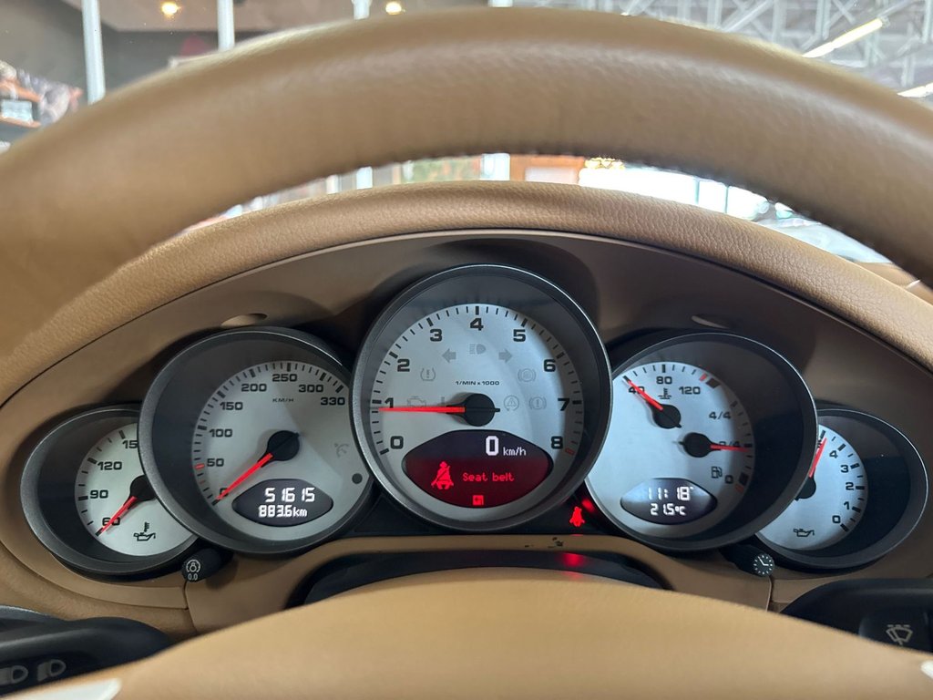 2007 Porsche 911 CARRERA4 in Saint-Jean-Sur-Richelieu, Quebec - 23 - w1024h768px