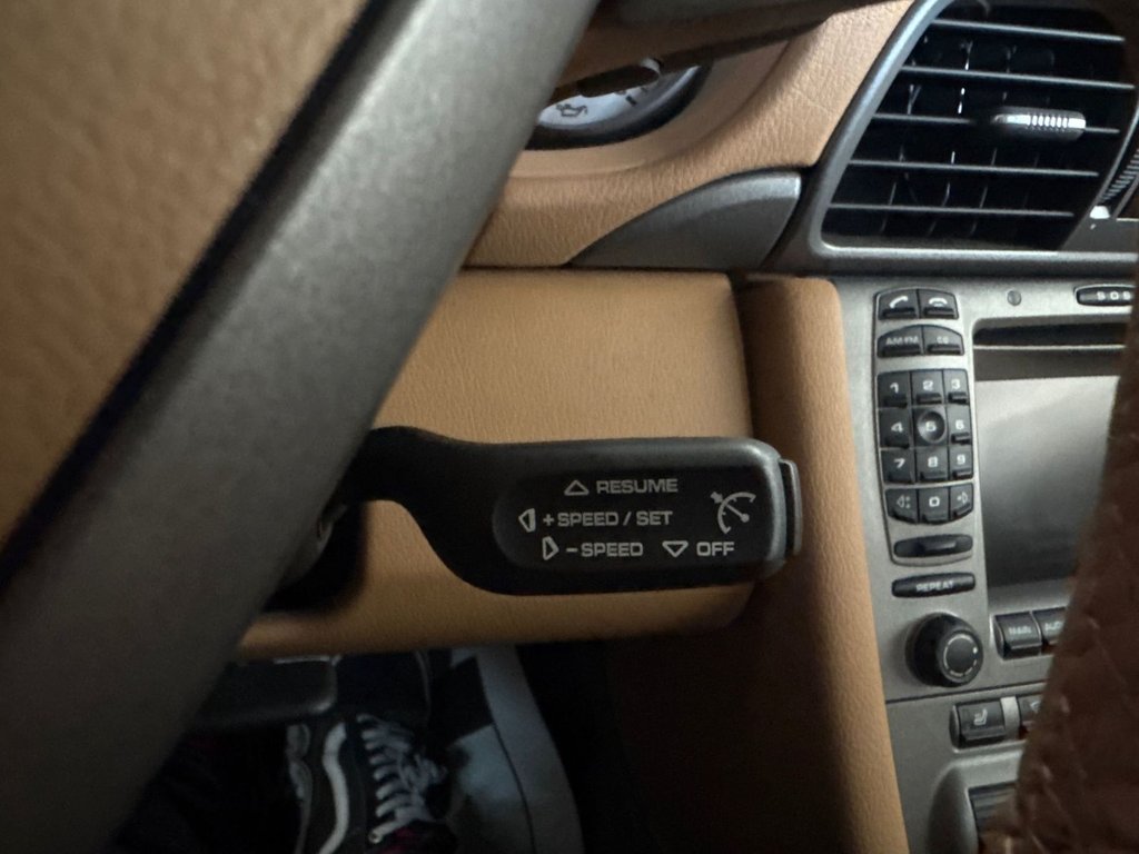 2007 Porsche 911 CARRERA4 in Saint-Jean-Sur-Richelieu, Quebec - 21 - w1024h768px