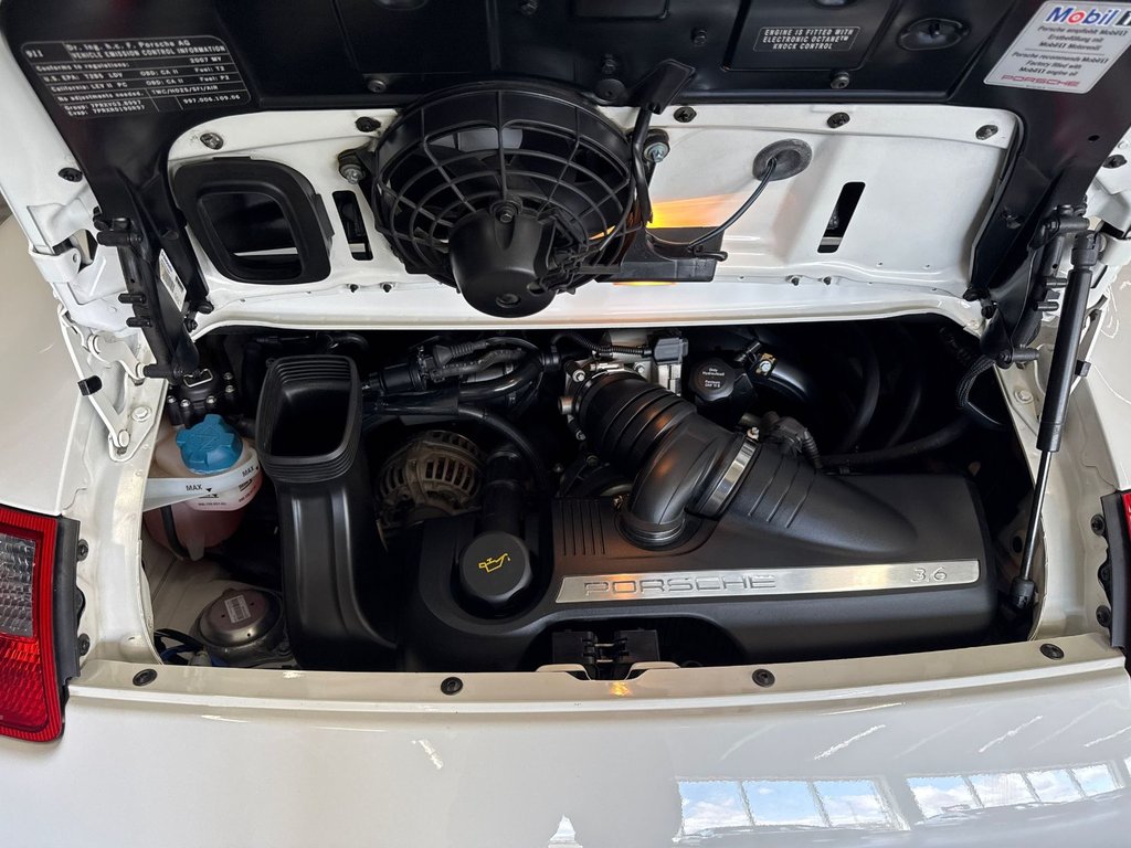 2007 Porsche 911 CARRERA4 in Saint-Jean-Sur-Richelieu, Quebec - 19 - w1024h768px