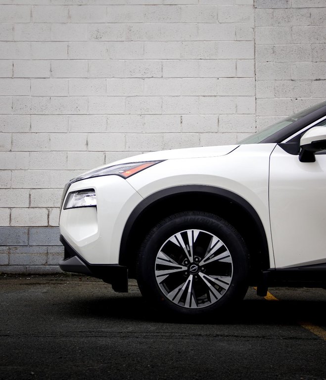 2023 Nissan Rogue SV Moonroof-1