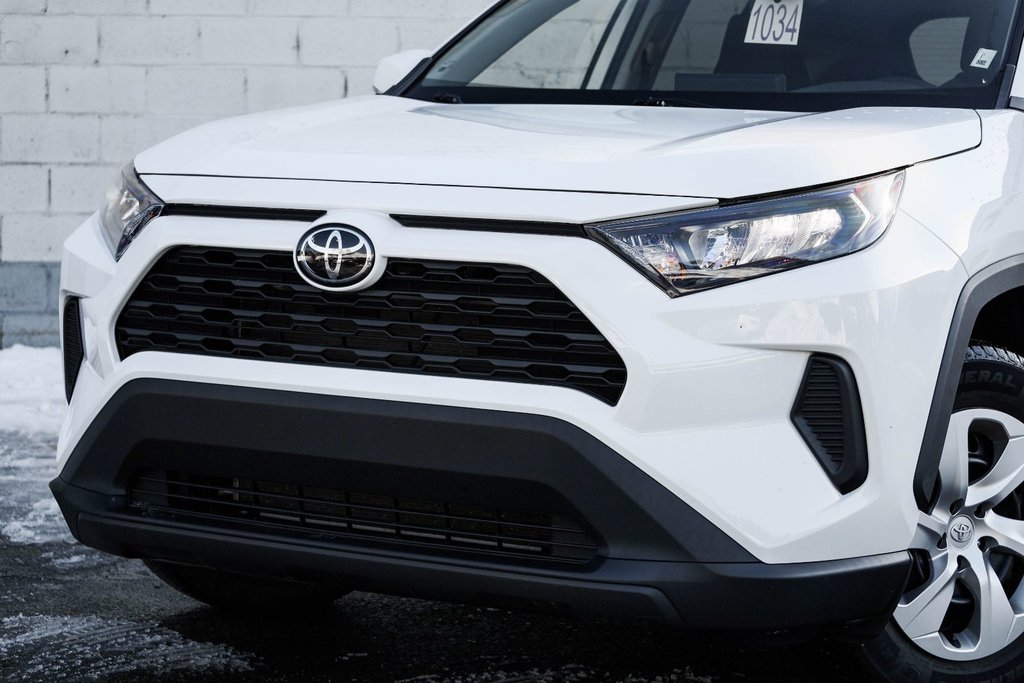 2022 Toyota RAV4 LE-2