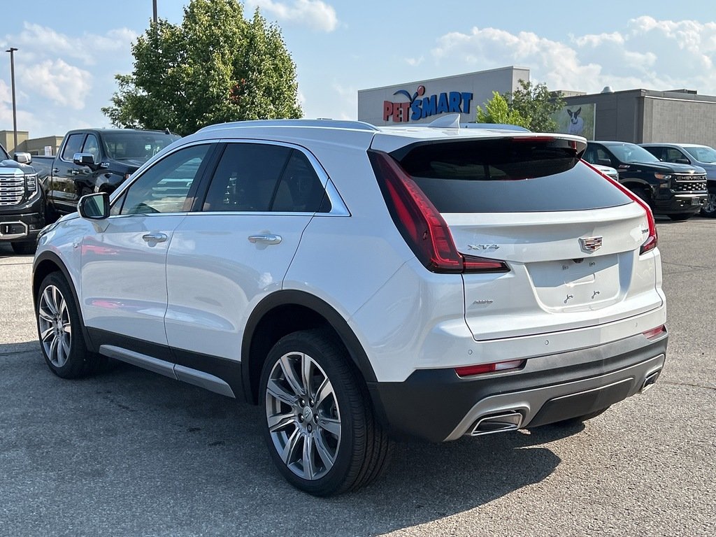 2023 CADILLAC TRUCK XT4 in Barrie, Ontario - 3 - w1024h768px