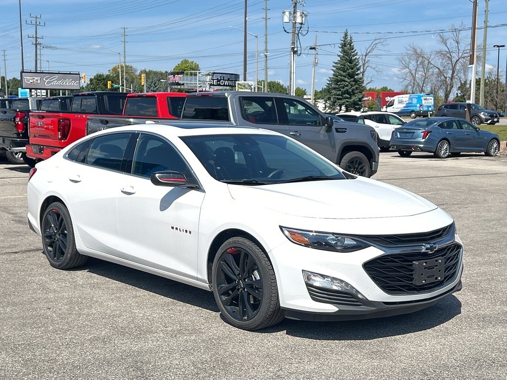 2023 Chevrolet Malibu in Barrie, Ontario - 7 - w1024h768px