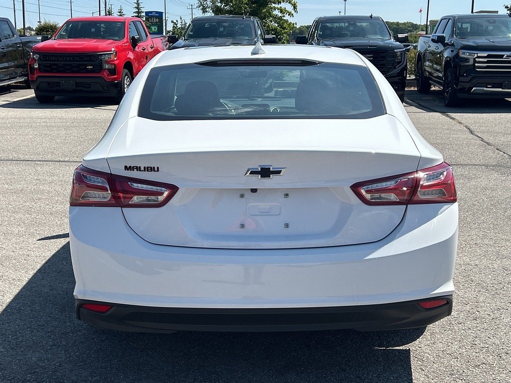 2023 Chevrolet Malibu in Barrie, Ontario - 4 - w1024h768px