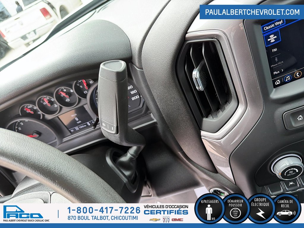 2022 Chevrolet Silverado 1500 4WD Crew Cab in Chicoutimi, Quebec - 15 - w1024h768px