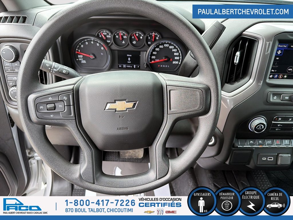 2022 Chevrolet Silverado 1500 4WD Crew Cab in Chicoutimi, Quebec - 12 - w1024h768px