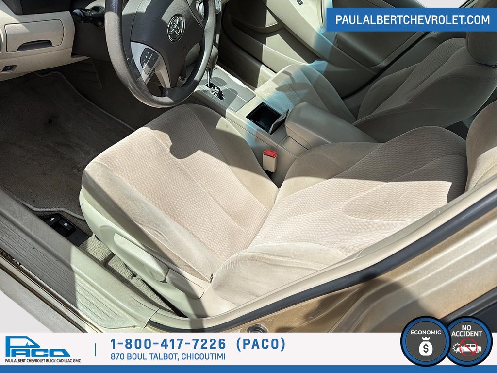 2011 Toyota Camry LE in Chicoutimi, Quebec - 8 - w1024h768px