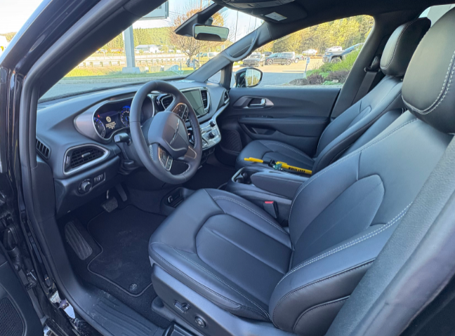 2026 Chrysler Grand Caravan SXT in Mont-Tremblant, Quebec - 14 - w1024h768px