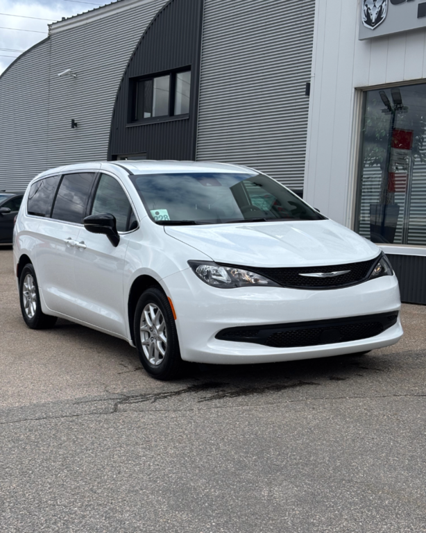 2026 Chrysler Grand Caravan SXT in Mont-Tremblant, Quebec - 2 - w1024h768px