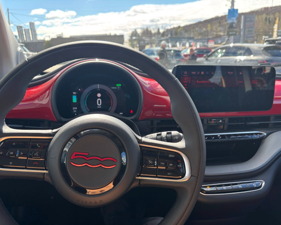 2024 Fiat 500e (RED) Edition in Mont-Tremblant, Quebec - 3 - w1024h768px