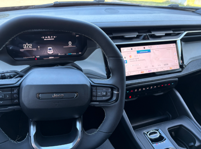 2026 Jeep Cherokee LAREDO in Mont-Tremblant, Quebec - 8 - w1024h768px
