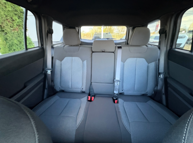 2026 Jeep Cherokee LAREDO in Mont-Tremblant, Quebec - 7 - w1024h768px