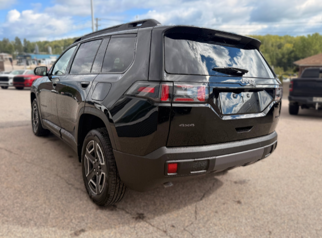2026 Jeep Cherokee LIMITED in Mont-Tremblant, Quebec - 7 - w1024h768px
