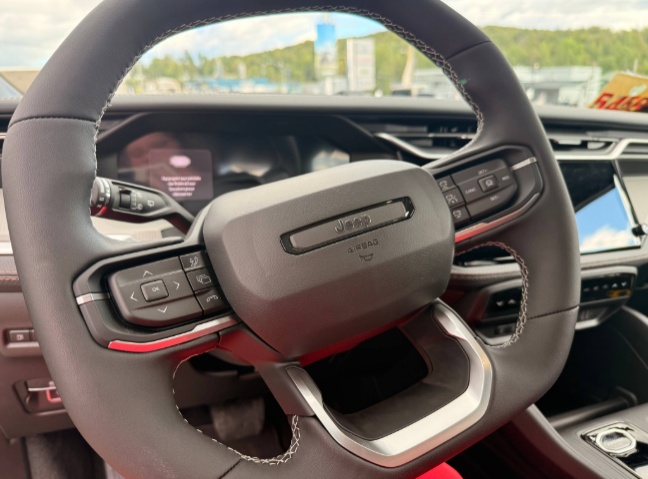 2026 Jeep Cherokee LIMITED in Mont-Tremblant, Quebec - 11 - w1024h768px