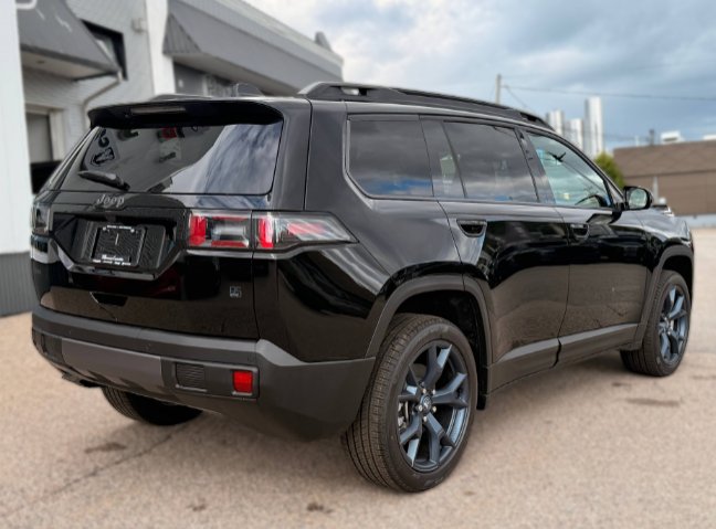 2026 Jeep Cherokee 85TH ANNIVERSARY in Mont-Tremblant, Quebec - 5 - w1024h768px