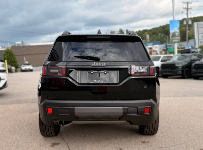2026 Jeep Cherokee 85TH ANNIVERSARY in Mont-Tremblant, Quebec - 6 - w1024h768px