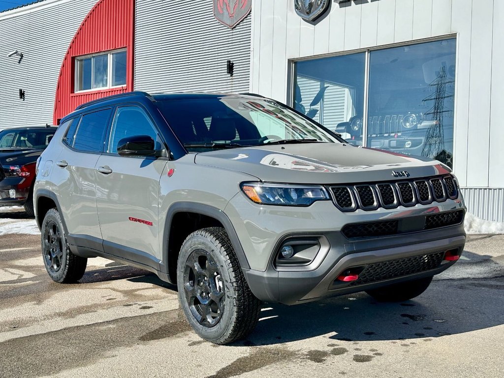 2024  Compass TRAILHAWK in Mont-Tremblant, Quebec - 6 - w1024h768px
