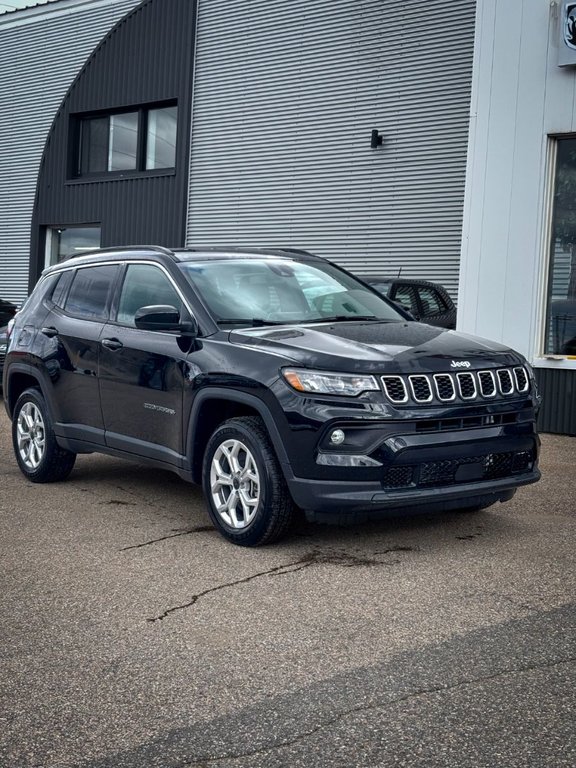 2026 Jeep Compass NORTH in Mont-Tremblant, Quebec - 2 - w1024h768px