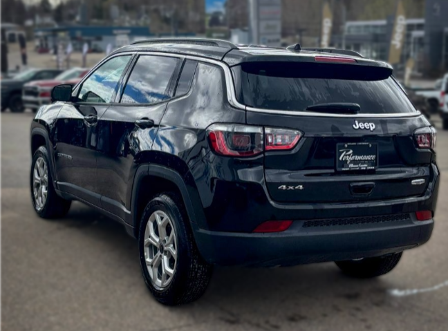 2026 Jeep Compass NORTH in Mont-Tremblant, Quebec - 2 - w1024h768px
