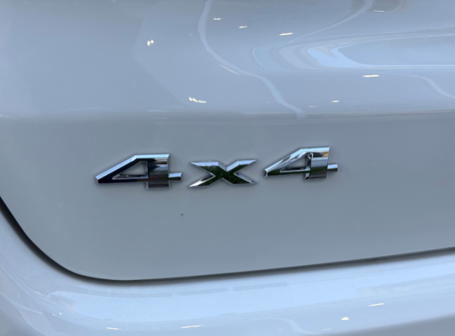 2026 Jeep Compass NORTH in Mont-Tremblant, Quebec - 11 - w1024h768px