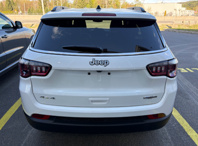 2026 Jeep Compass NORTH in Mont-Tremblant, Quebec - 4 - w1024h768px