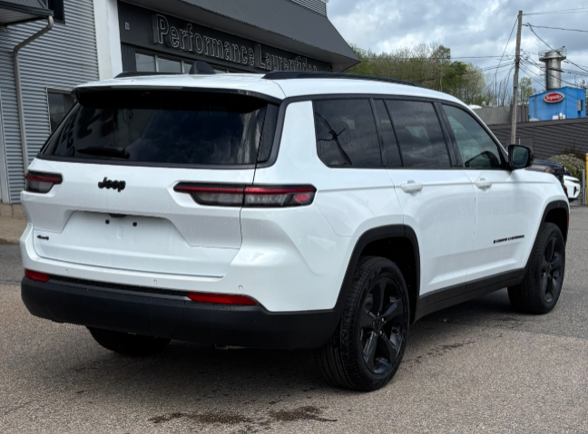 Jeep Grand Cherokee L LIMITED 2026 à Mont-Tremblant, Québec - 3 - w1024h768px