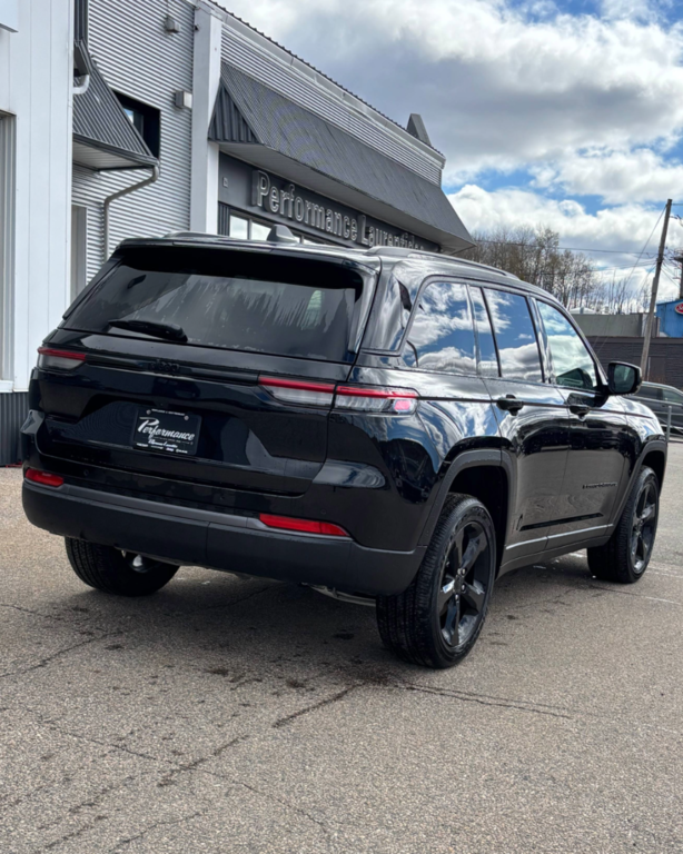 2026 Jeep Grand Cherokee ALTITUDE in Mont-Tremblant, Quebec - 3 - w1024h768px