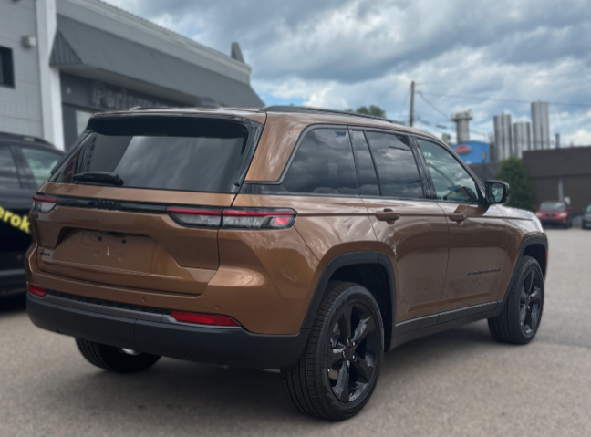 2026 Jeep Grand Cherokee LIMITED in Mont-Tremblant, Quebec - 4 - w1024h768px