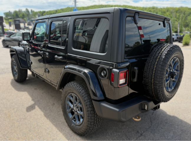2026 Jeep Wrangler 4-Door 85TH ANNIVERSARY in Mont-Tremblant, Quebec - 6 - w1024h768px